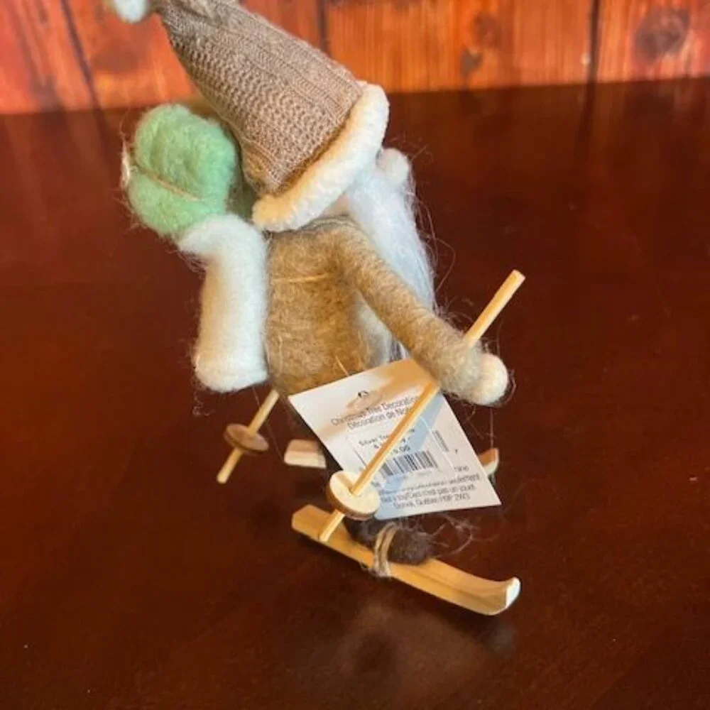 Vintage style Wool‎ & Felt Skiing Santa Claus Christmas Ornament with backpack